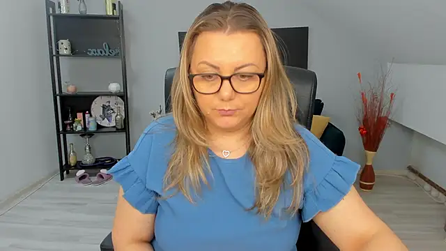 Snapshot of JessieRichards chatting on 03.24.26 JessieRichards online show from 03.24.26