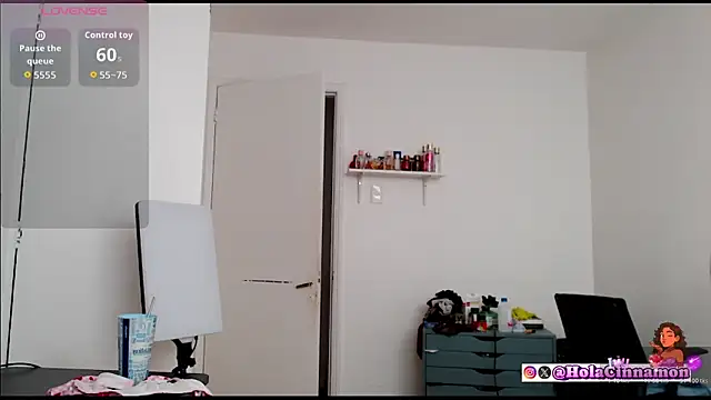 Snapshot of CinnamonRosa chatting on 04.01.26 CinnamonRosa online show from 04.01.26