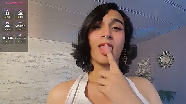Zoee Kiss  online show from 05.11.26