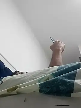 Snapshot of Dereckrose23 chatting on 04.05.26 Dereckrose23 online show from 04.05.26