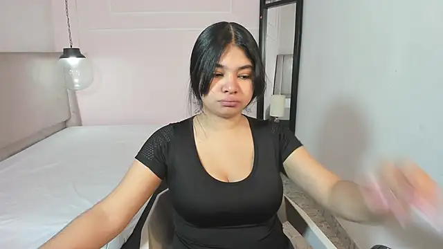 MilaHeat1 online show from 05.08.26