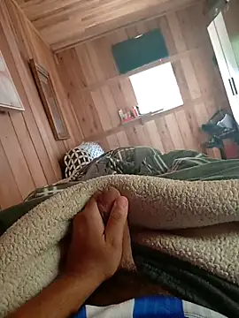 Snapshot of Kalliu2002 chatting on 04.12.26 Kalliu2002 online show from 04.12.26