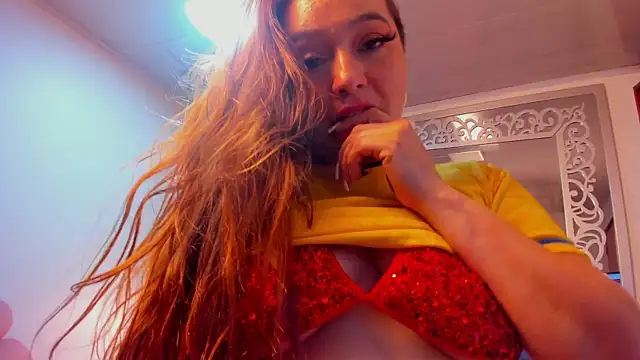 Snapshot of SabrinaVantress chatting on 06.18.26 SabrinaVantress online show from 06.18.26