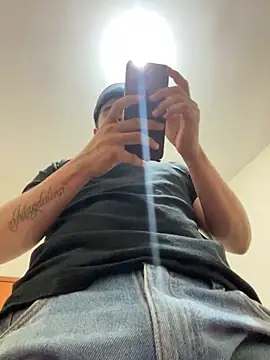 Snapshot of JhanHeat chatting on 03.24.26 JhanHeat online show from 03.24.26