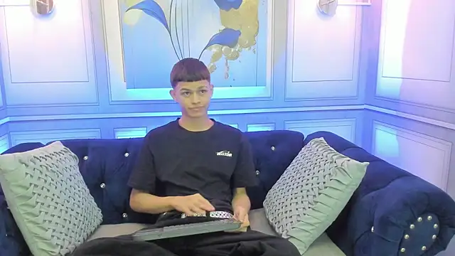 Snapshot of Apolo_jonnes chatting on 03.25.26 Apolo jonnes online show from 03.25.26