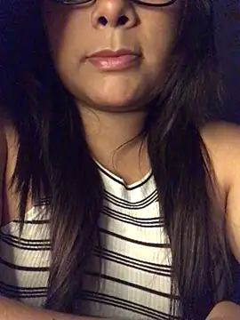 Snapshot of camilavixen20 chatting on 03.28.26 camilavixen20 online show from 03.28.26