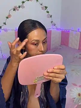 Snapshot of annaiharper chatting on 03.30.26 annaiharper online show from 03.30.26