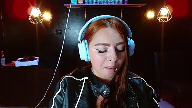 Snapshot of Miley_Clarck chatting on 05.11.26 Miley Clarck online show from 05.11.26