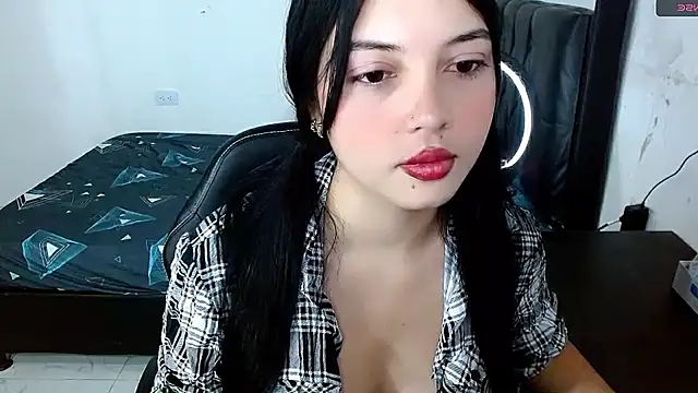 Snapshot of veleria_allurin chatting on 04.29.26 veleria allurin online show from 04.29.26