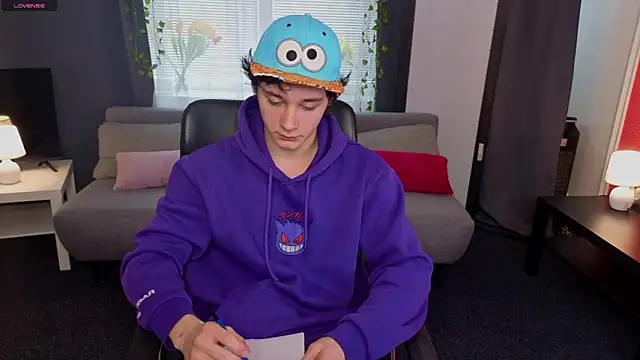 Snapshot of KevinStrike chatting on 03.21.26 KevinStrike online show from 03.21.26