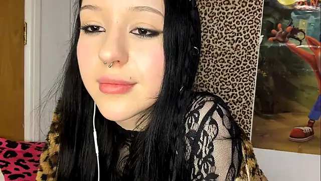 Snapshot of LunaTempted chatting on 03.26.26 LunaTempted online show from 03.26.26