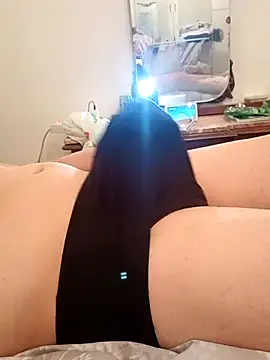 Snapshot of FINCHELABARCAVA chatting on 03.25.26 FINCHELABARCAVA online show from 03.25.26