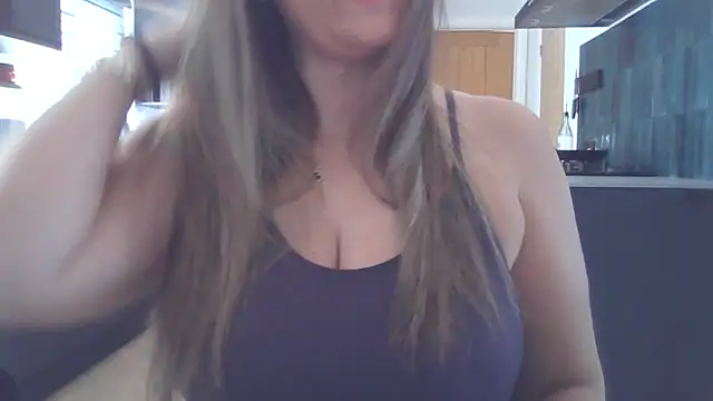 Snapshot of Goddess-GraceX chatting on 04.02.26 Goddess-GraceX online show from 04.02.26