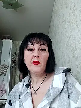 HelgaDennis online show from 04.17.26