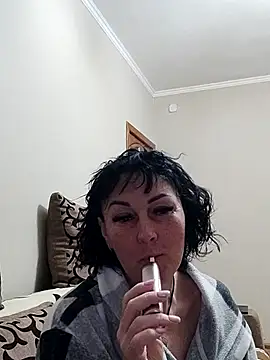 HelgaDennis online show from 04.19.26