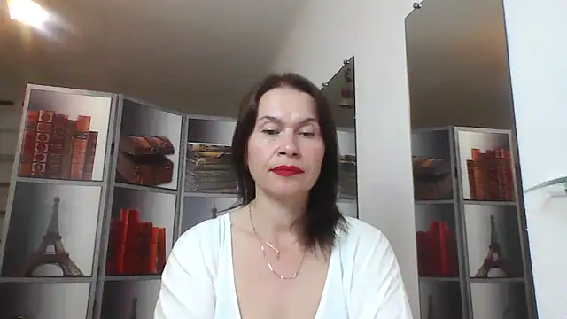 Snapshot of Selena_Moo chatting on 06.19.26 Selena Moo online show from 06.19.26