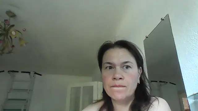 Snapshot of Selena_Moo chatting on 07.17.26 Selena Moo online show from 07.17.26