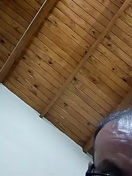 Snapshot of Manzanita87 chatting on 03.20.26 Manzanita87 online show from 03.20.26