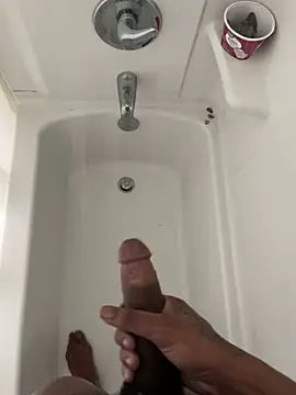 Snapshot of Mr11inchesnluvv chatting on 03.26.26 Mr11inchesnluvv online show from 03.26.26