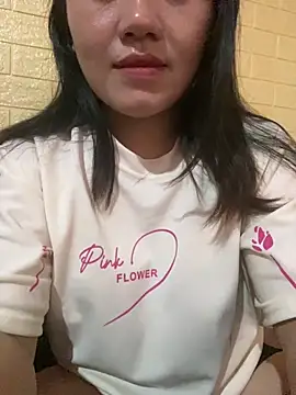 Snapshot of Annaxyz chatting on 03.27.26 Annaxyz online show from 03.27.26