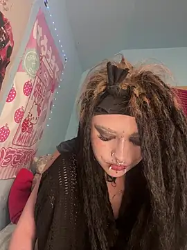 Snapshot of darlingvicuous chatting on 07.22.26 darlingvicuous online show from 07.22.26