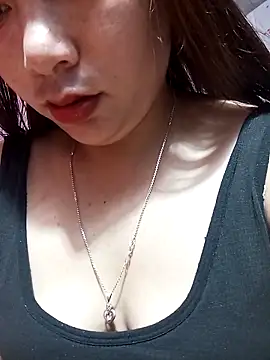 Snapshot of Hena__ chatting on 03.24.26 Hena online show from 03.24.26