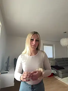 Snapshot of Softpeach402 chatting on 03.23.26 Softpeach402 online show from 03.23.26