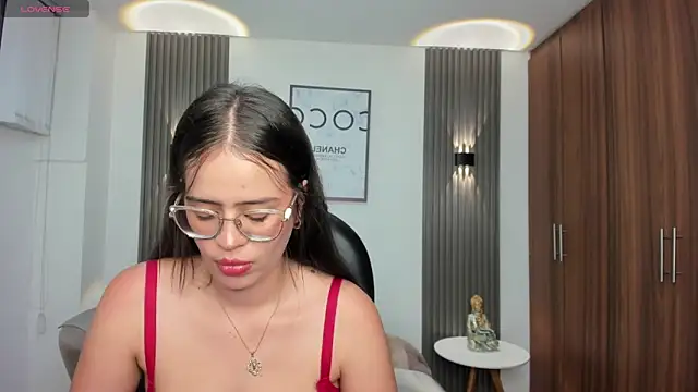Snapshot of Nanaa_snow chatting on 05.22.26 Nanaa snow online show from 05.22.26