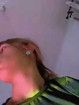 Snapshot of Andreakriss chatting on 04.04.26 Andreakriss online show from 04.04.26