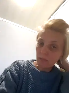 Snapshot of MiaLove183 chatting on 03.24.26 MiaLove183 online show from 03.24.26