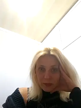 MiaLove183 online show from 05.04.26
