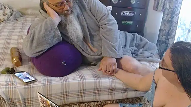 Snapshot of DaddyandMuffin chatting on 03.27.26 DaddyandMuffin online show from 03.27.26