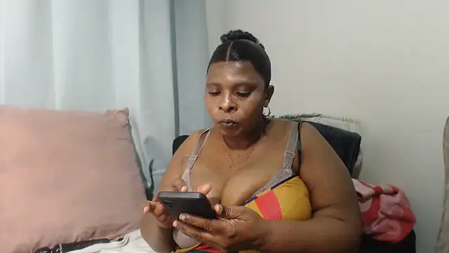 Lucia-boobs online show from 08.06.26