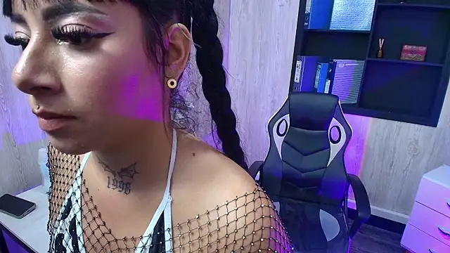 Snapshot of brithny_bratz_ chatting on 03.24.26 brithny bratz online show from 03.24.26