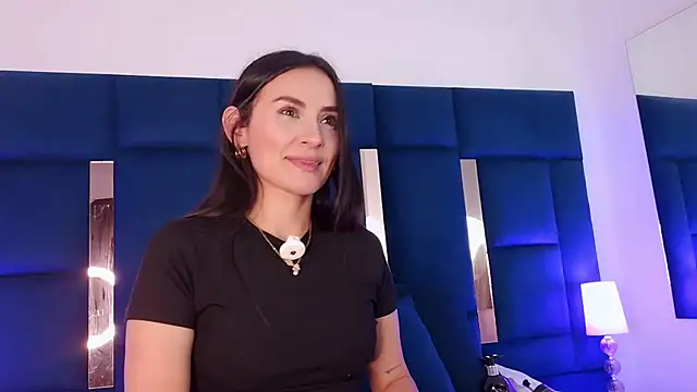velvetlunaa  online show from 06.06.26