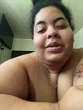 Snapshot of MarieCruz01 chatting on 03.24.26 MarieCruz01 online show from 03.24.26