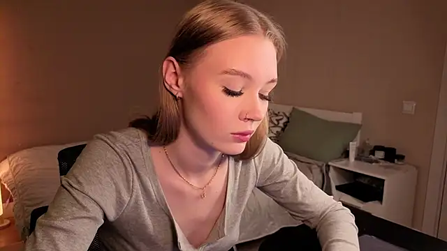 Sellina moon online show from 04.30.26