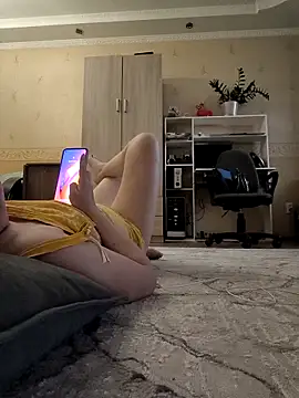 Snapshot of _Yourpussy_ chatting on 04.15.26 Yourpussy online show from 04.15.26