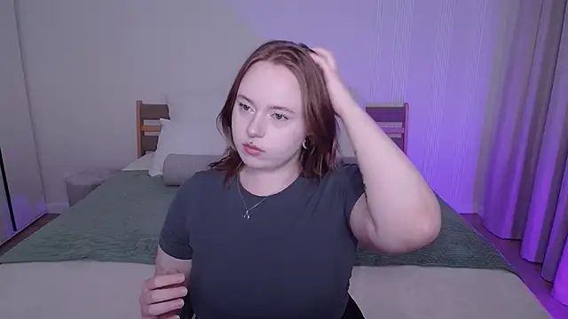 Snapshot of SelenaLily chatting on 03.24.26 SelenaLily online show from 03.24.26