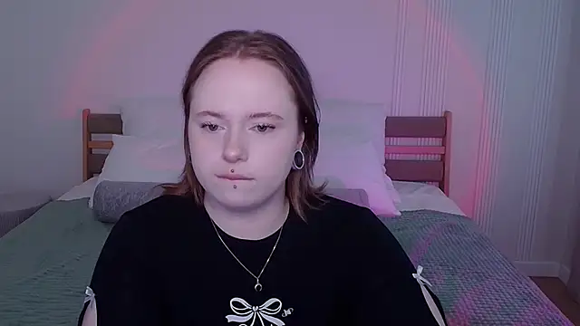 Snapshot of SelenaLily chatting on 03.25.26 SelenaLily online show from 03.25.26