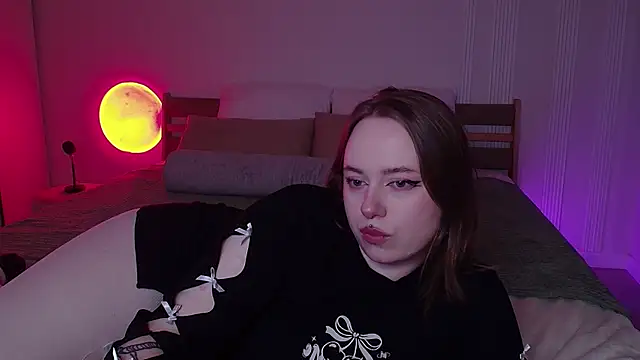 SelenaLily online show from 04.30.26