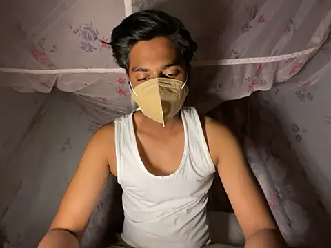 Snapshot of sinner2511 chatting on 03.24.26 sinner2511 online show from 03.24.26