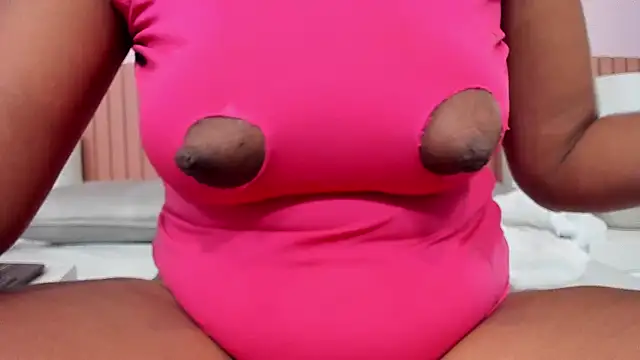 Snapshot of zara_lopez chatting on 12.04.25 zara lopez online show from 12.04.25