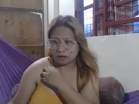 PinayChristine online show from 06.10.26