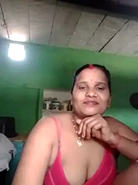 Snapshot of Shivani09900 chatting on 06.15.26 Shivani09900 online show from 06.15.26