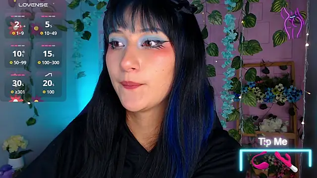 Snapshot of eyes_moonn chatting on 04.10.26 eyes moonn online show from 04.10.26