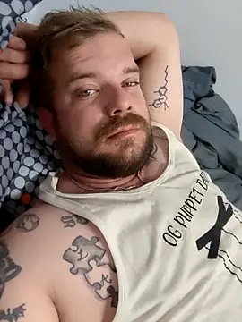 Snapshot of OGpuppetdaddy chatting on 03.25.26 OGpuppetdaddy online show from 03.25.26