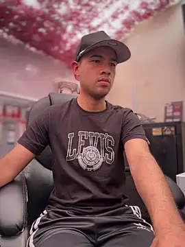 Snapshot of Zhang_Weii chatting on 03.24.26 Zhang Weii online show from 03.24.26