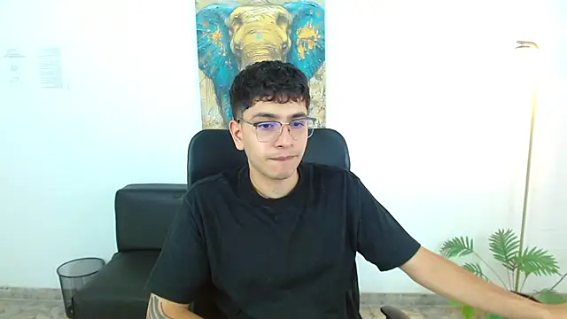 Snapshot of maax_18 chatting on 03.24.26 maax 18 online show from 03.24.26