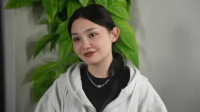 Snapshot of AllieGladwin chatting on 03.24.26 AllieGladwin online show from 03.24.26